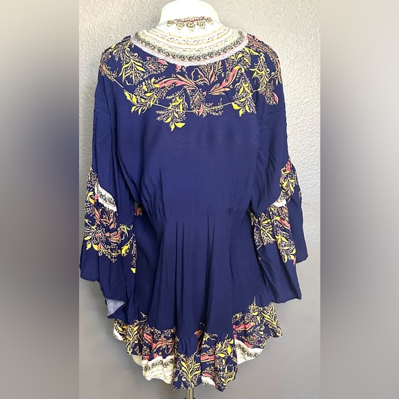 Free People Women's Sunset Dreams Oversized Boho Artsy Flowy Blue Blouse - Picture 7 of 10